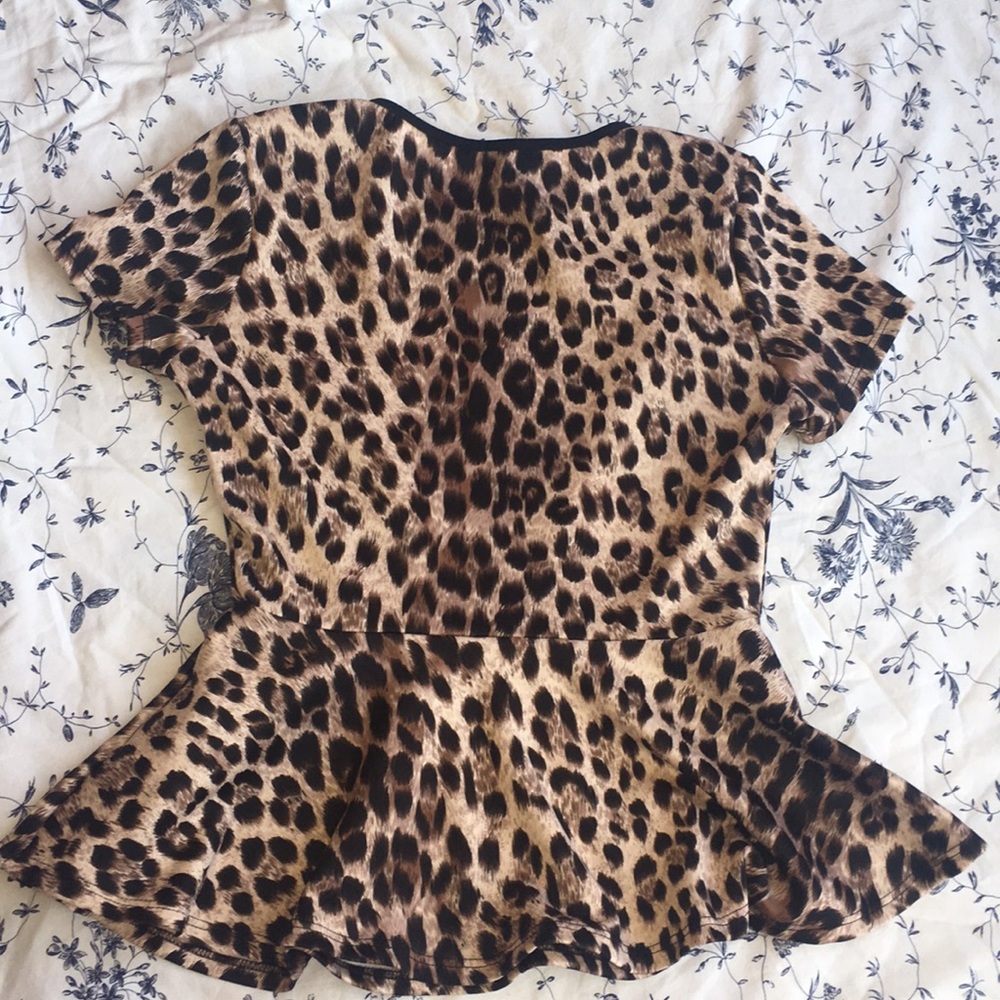 Forever 21 leopard print peplum top - Picture 2 of 2